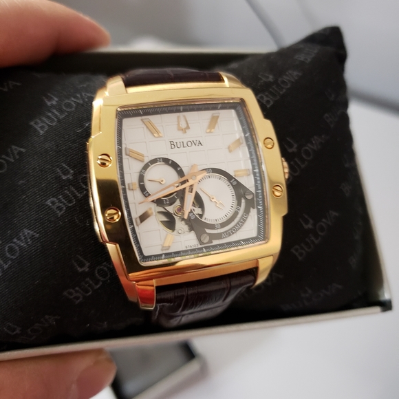 Watch - Picture 2 of 4